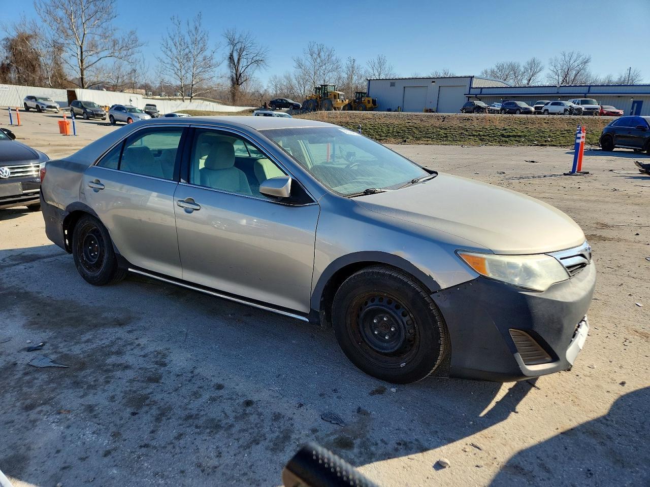 2013 Toyota Camry L - Фото 4