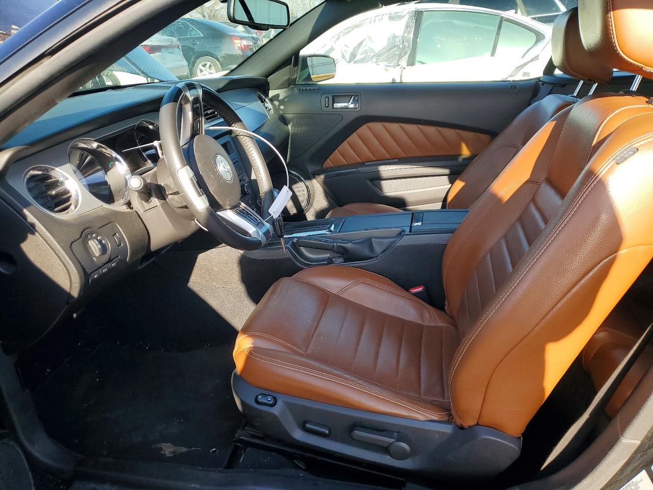 2010 Ford Mustang - Image 7