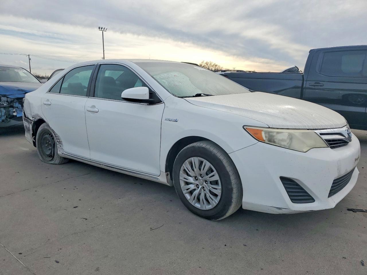 2014 Toyota Camry Hybrid Le - Фото 4