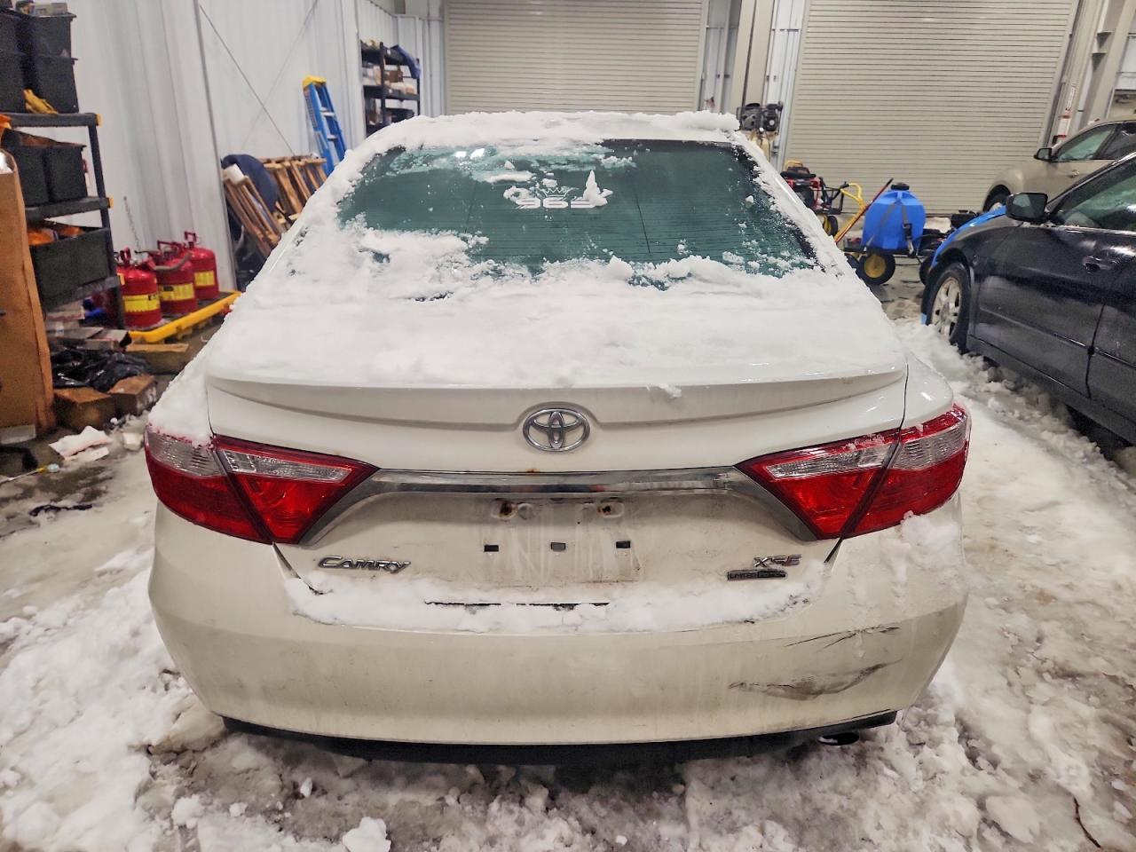 2017 Toyota Camry Le - Фото 6