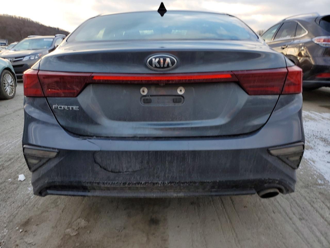 2020 Kia Forte Lxs - Image 6
