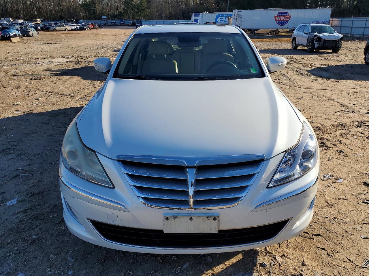 2013 Hyundai Genesis 3.8L - Image 5