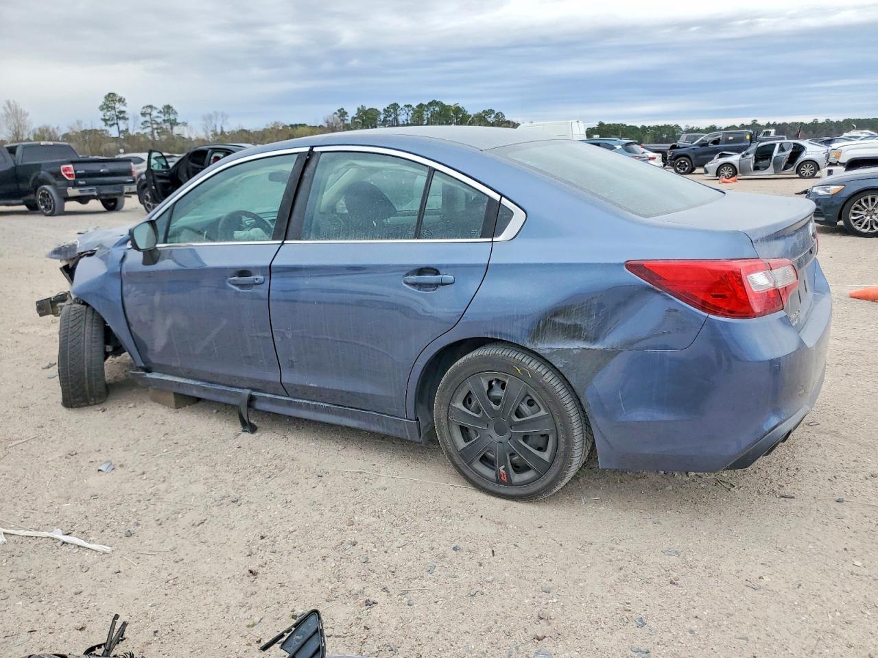 2018 Subaru Legacy 2.5I - Фото 2