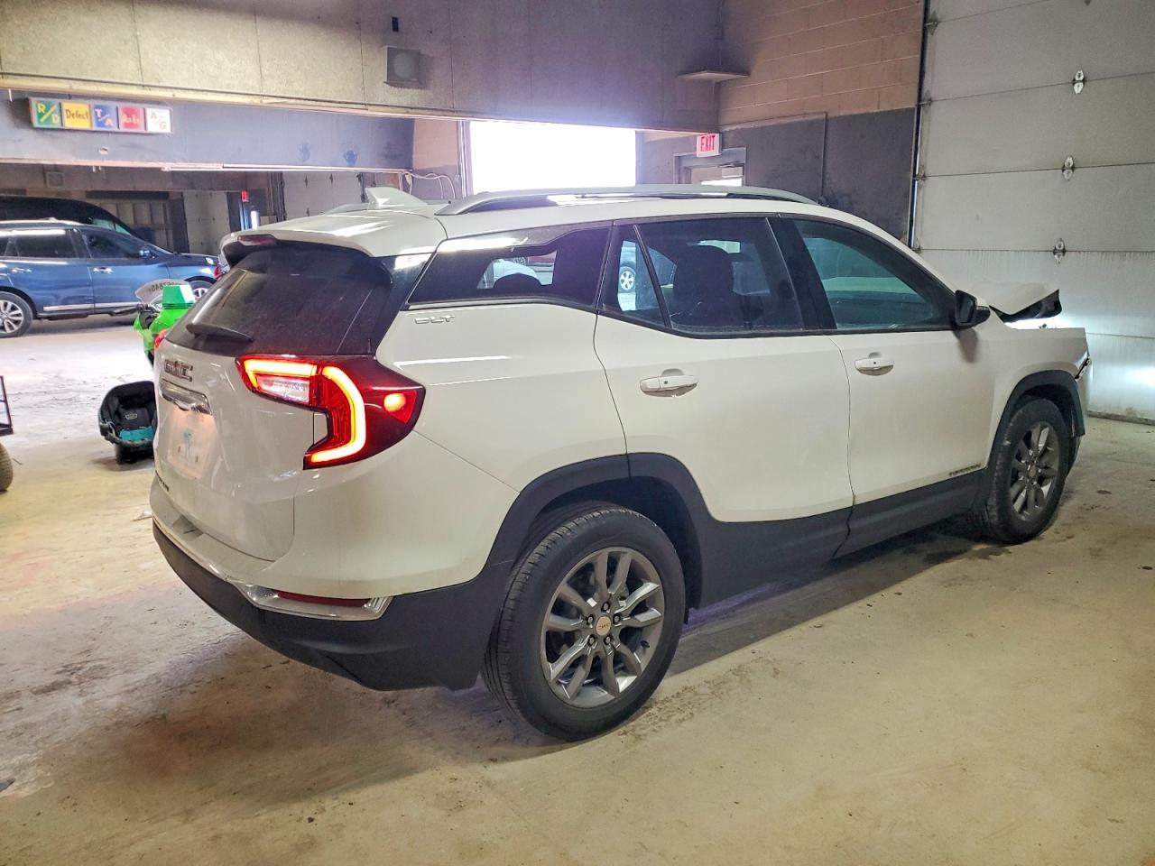 2022 GMC Terrain Slt - Image 3