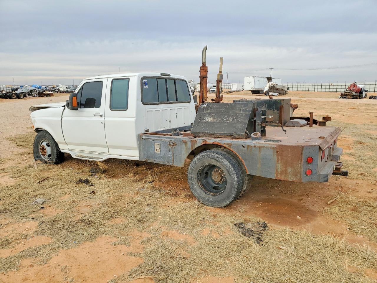 1996 Ford F350 Flatbed Truck - Фото 2