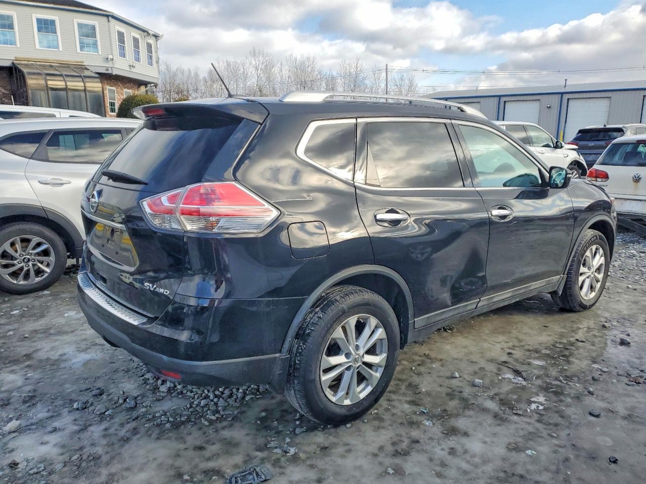 2015 Nissan Rogue S - Фото 3