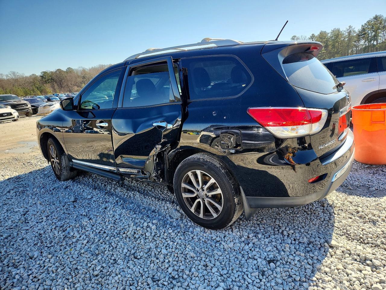 2013 Nissan Pathfinder S - Фото 2