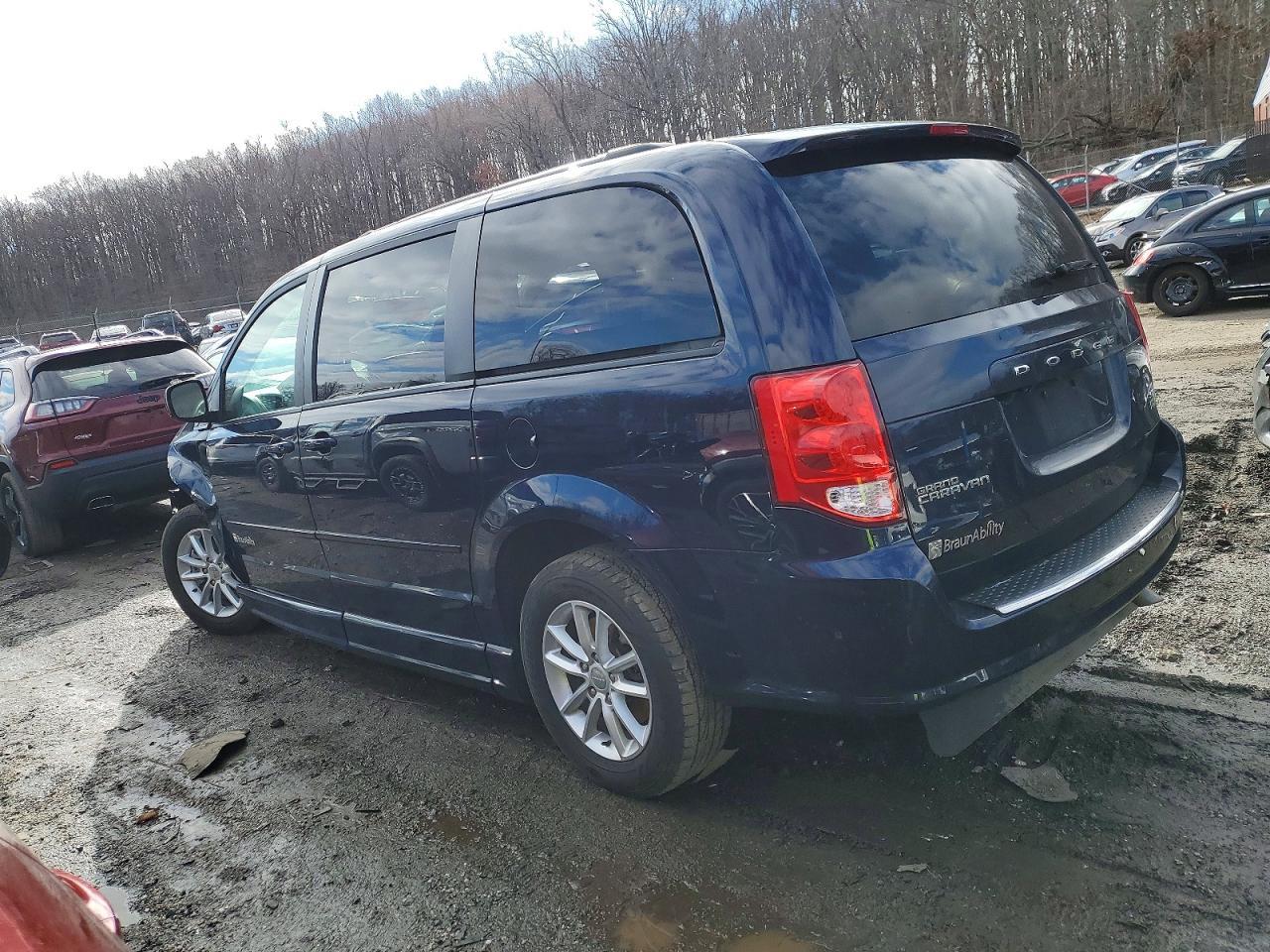 2016 Dodge Grand Caravan Sxt - Фото 2