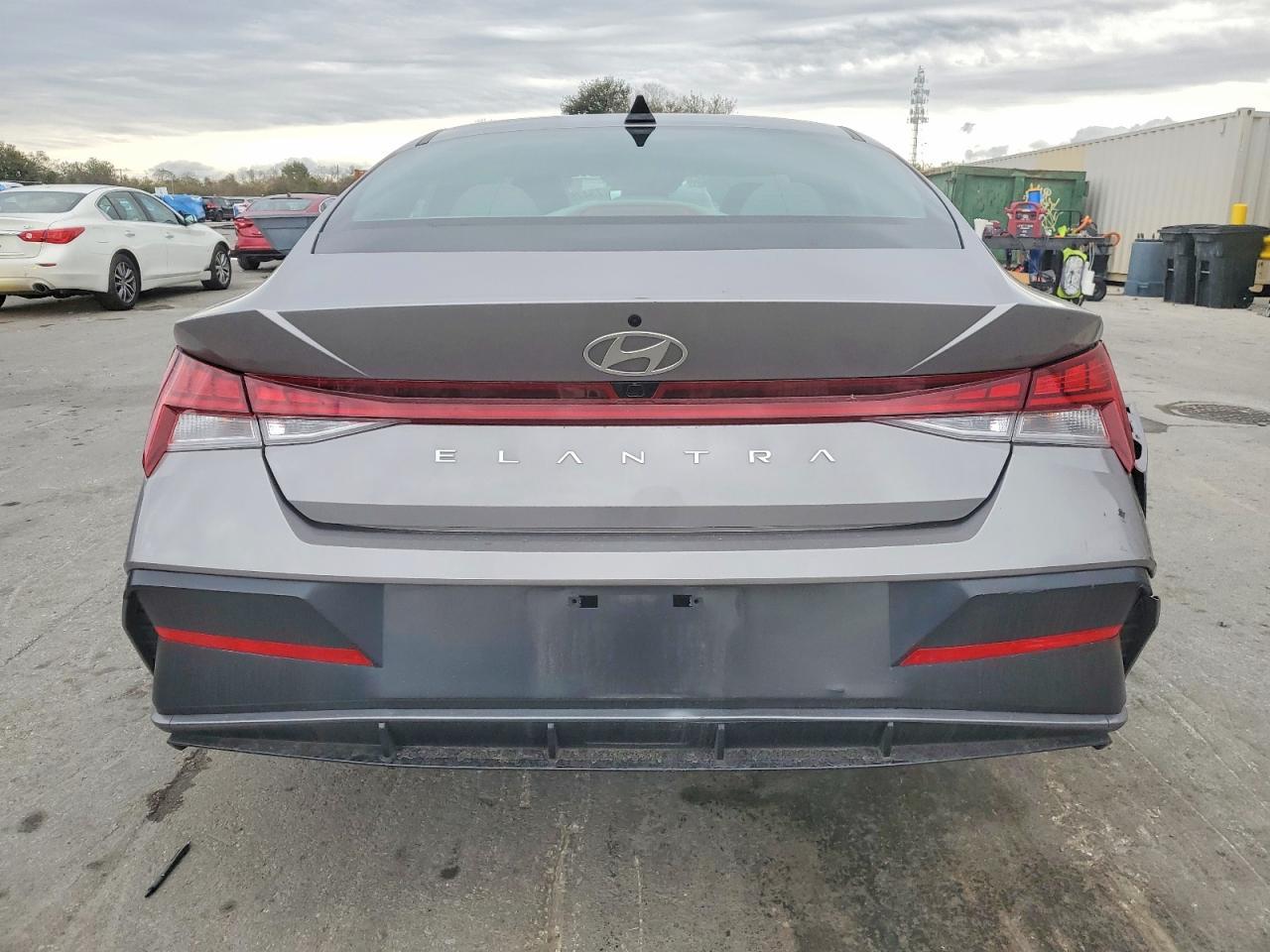 2024 Hyundai Elantra Sel - Image 6