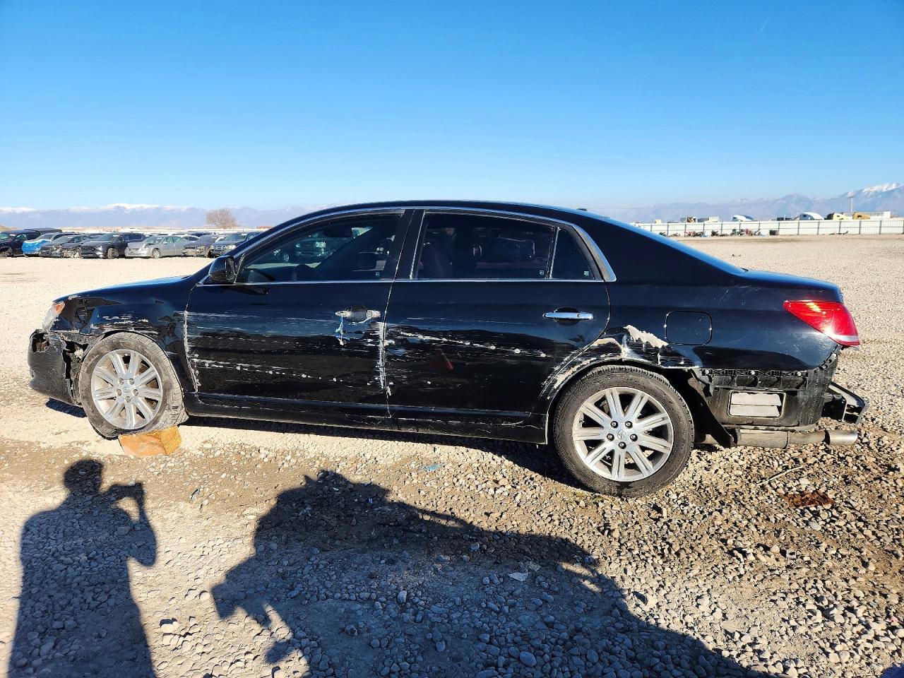 2010 Toyota Avalon Limited - Image 2
