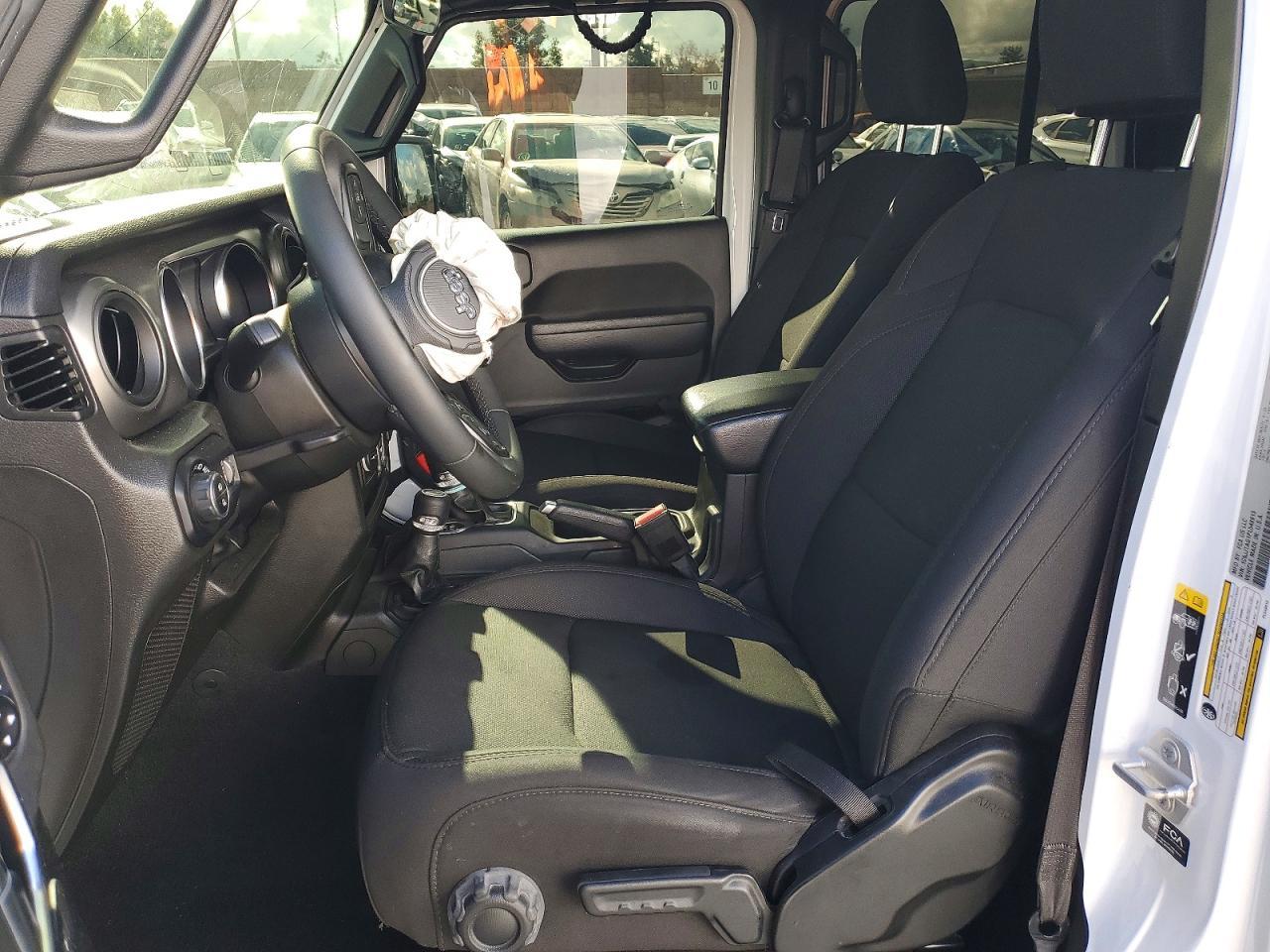 2023 Jeep Gladiator Sport - Image 7