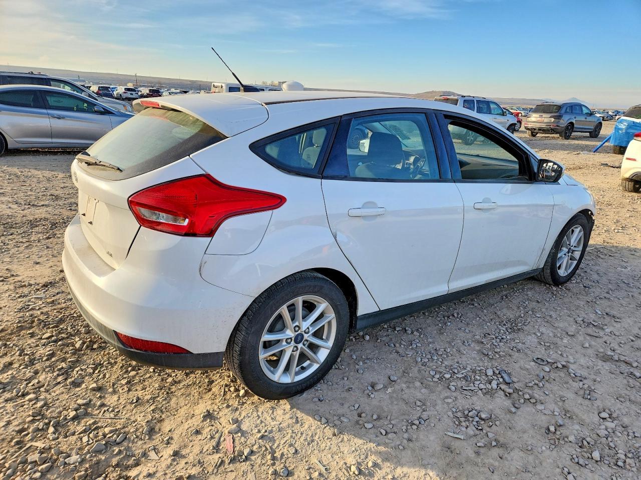 2017 Ford Focus Se - Image 3
