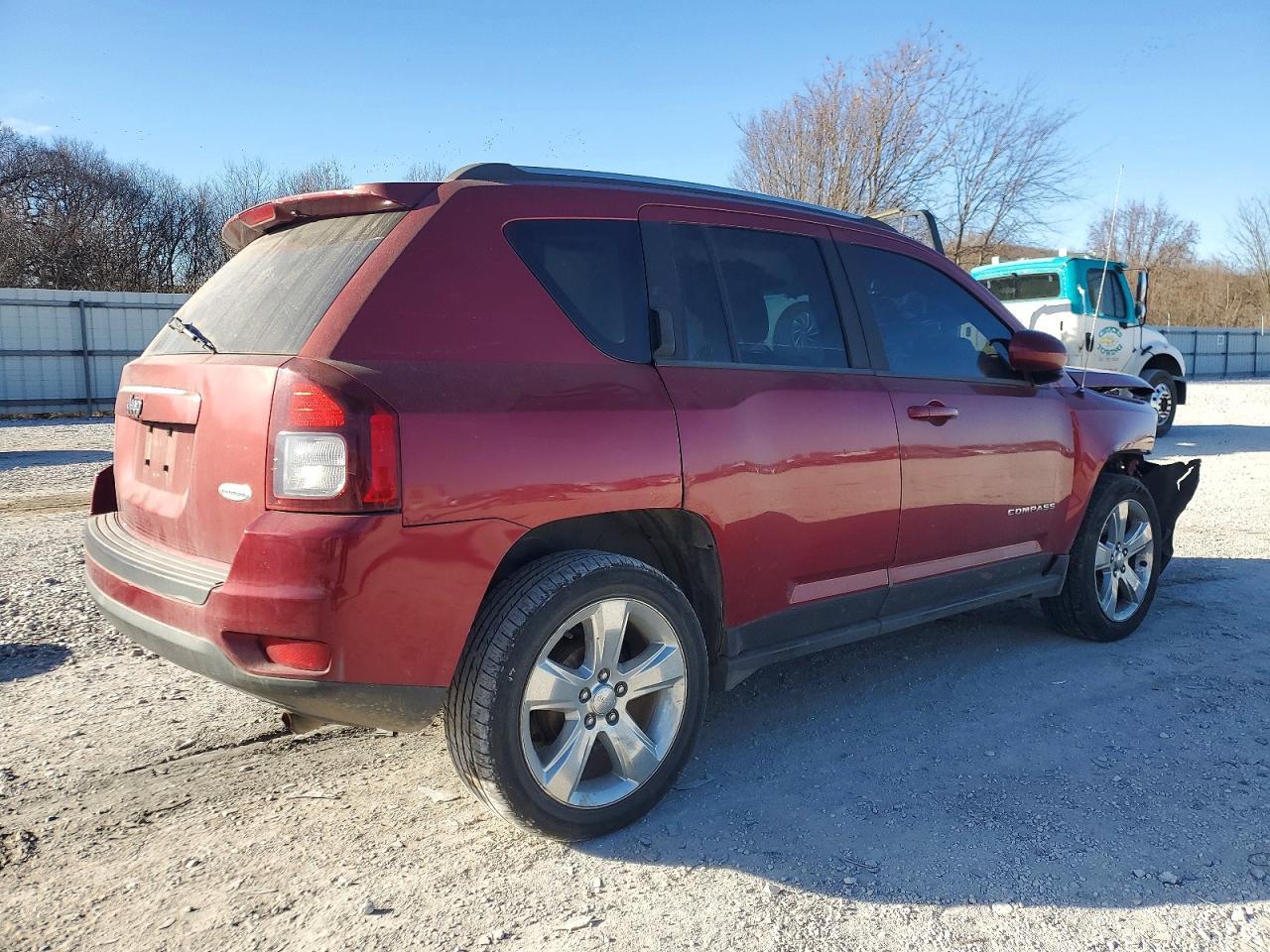 2014 Jeep Compass Latitude - Image 3