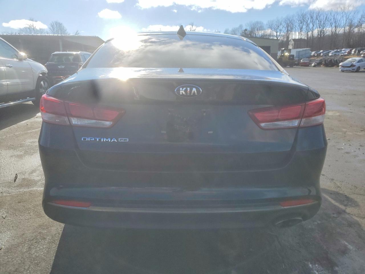 2017 Kia Optima Lx - Фото 6