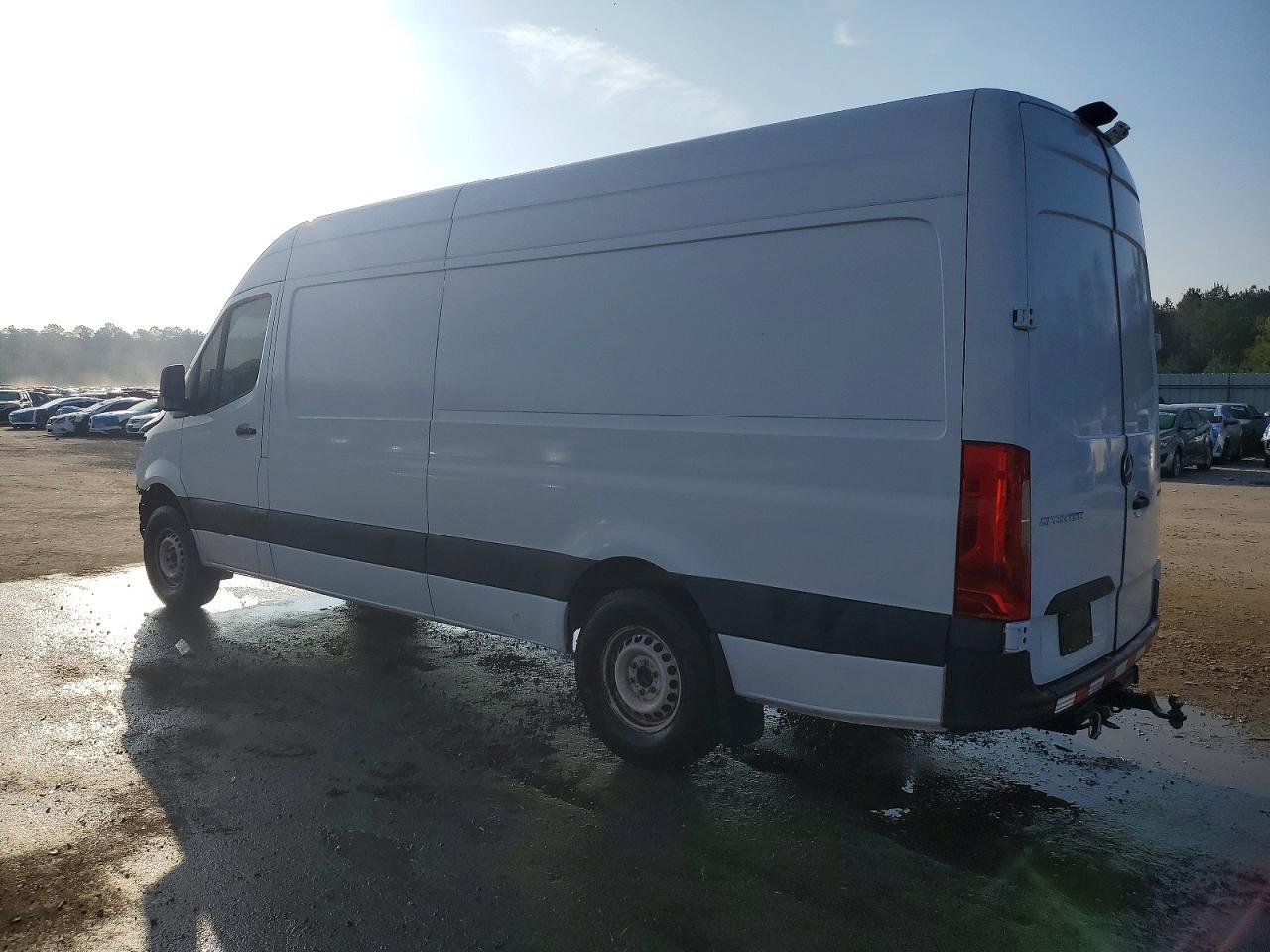 2020 Mercedes Benz Sprinter 2500 Delivery Van - Фото 2