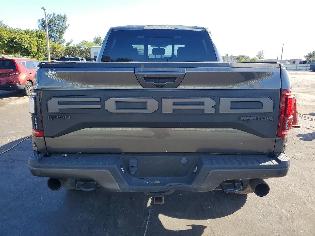 2019 Ford F150 Raptor - Фото 6