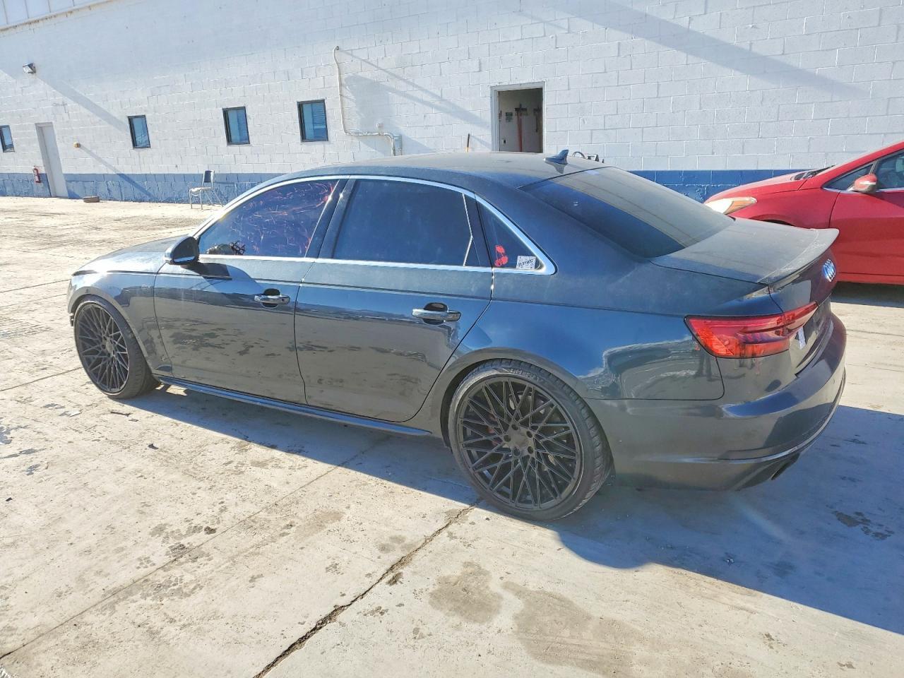 2017 Audi A4 Prestige - Фото 2