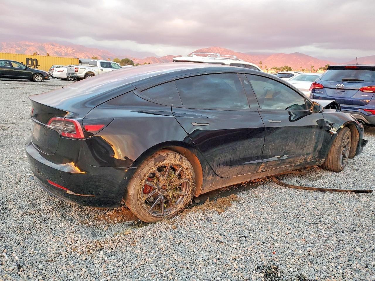 2018 Tesla Model 3 - Фото 3