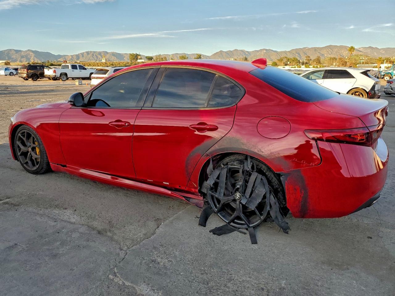 2020 Alfa Romeo Giulia - Фото 2