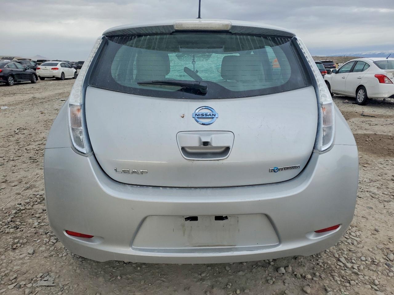 2014 Nissan Leaf S - Фото 6