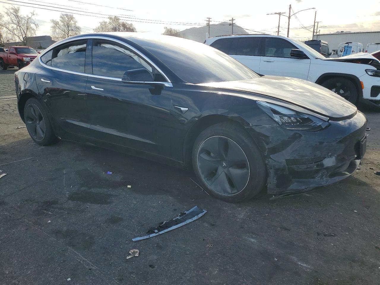 2019 Tesla Model 3 - Фото 4