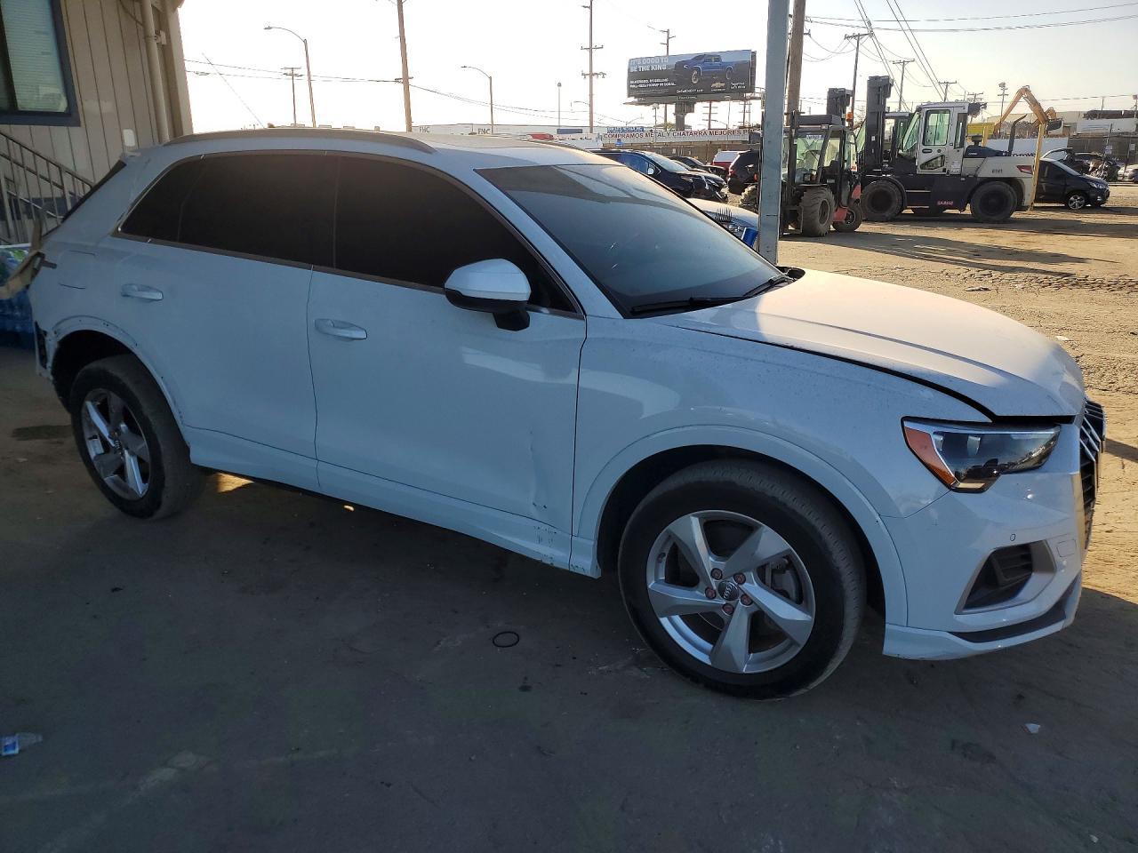 2020 Audi Q3 Premium - Фото 4