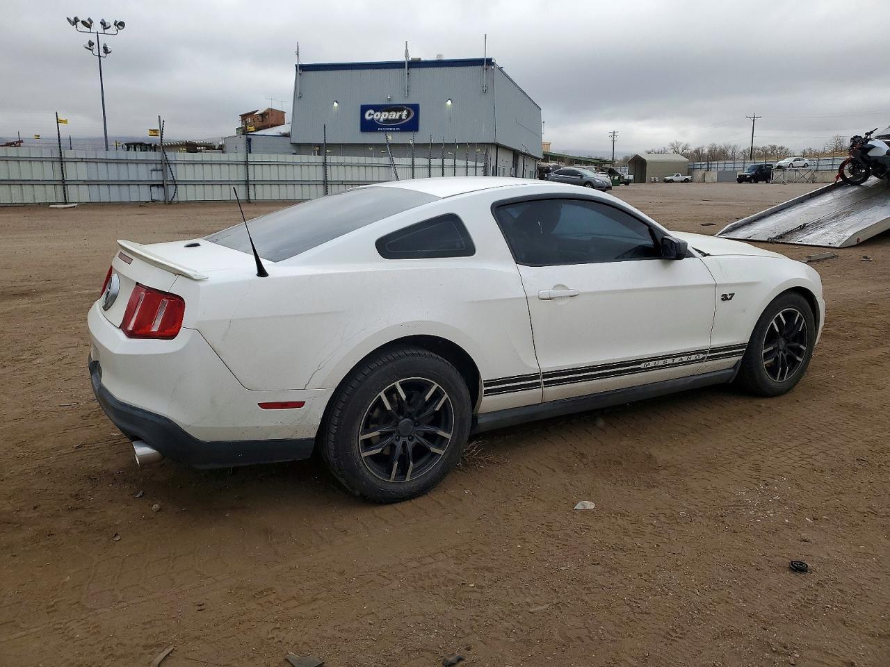 2011 Ford Mustang - Фото 3