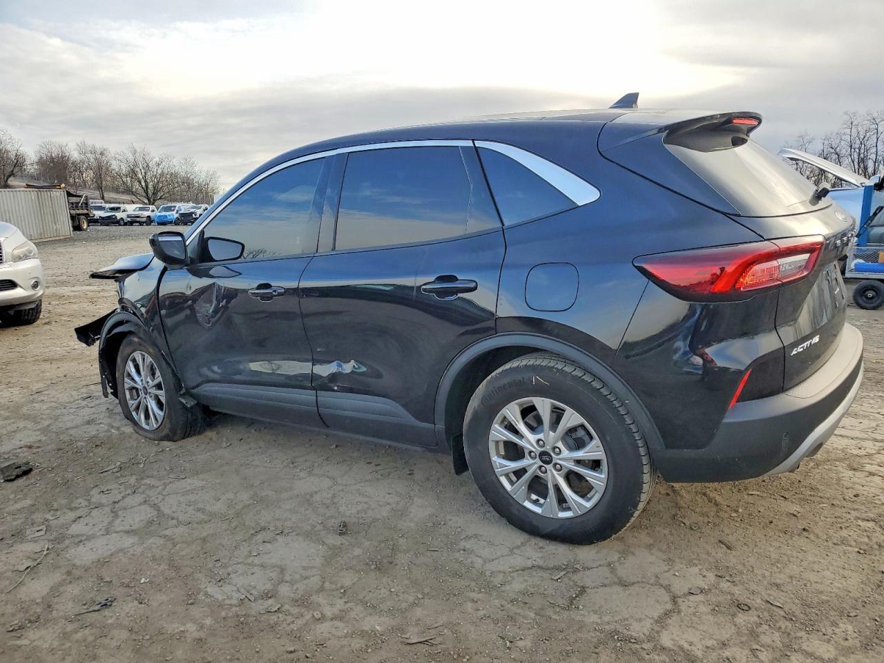 2024 Ford Escape Active - Image 2