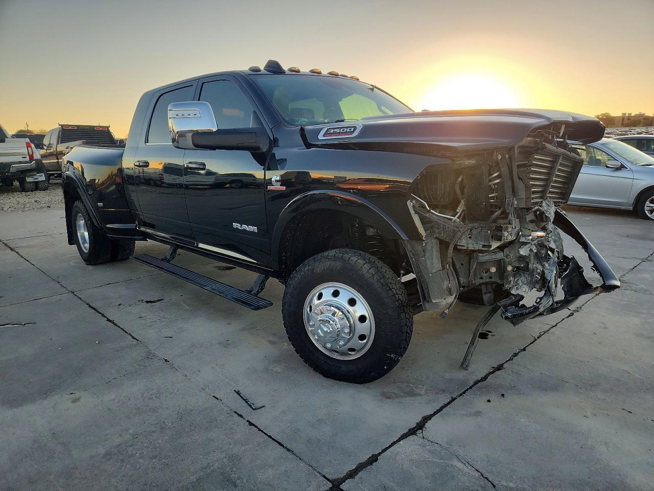 2023 Ram 3500 Longhorn - Фото 4