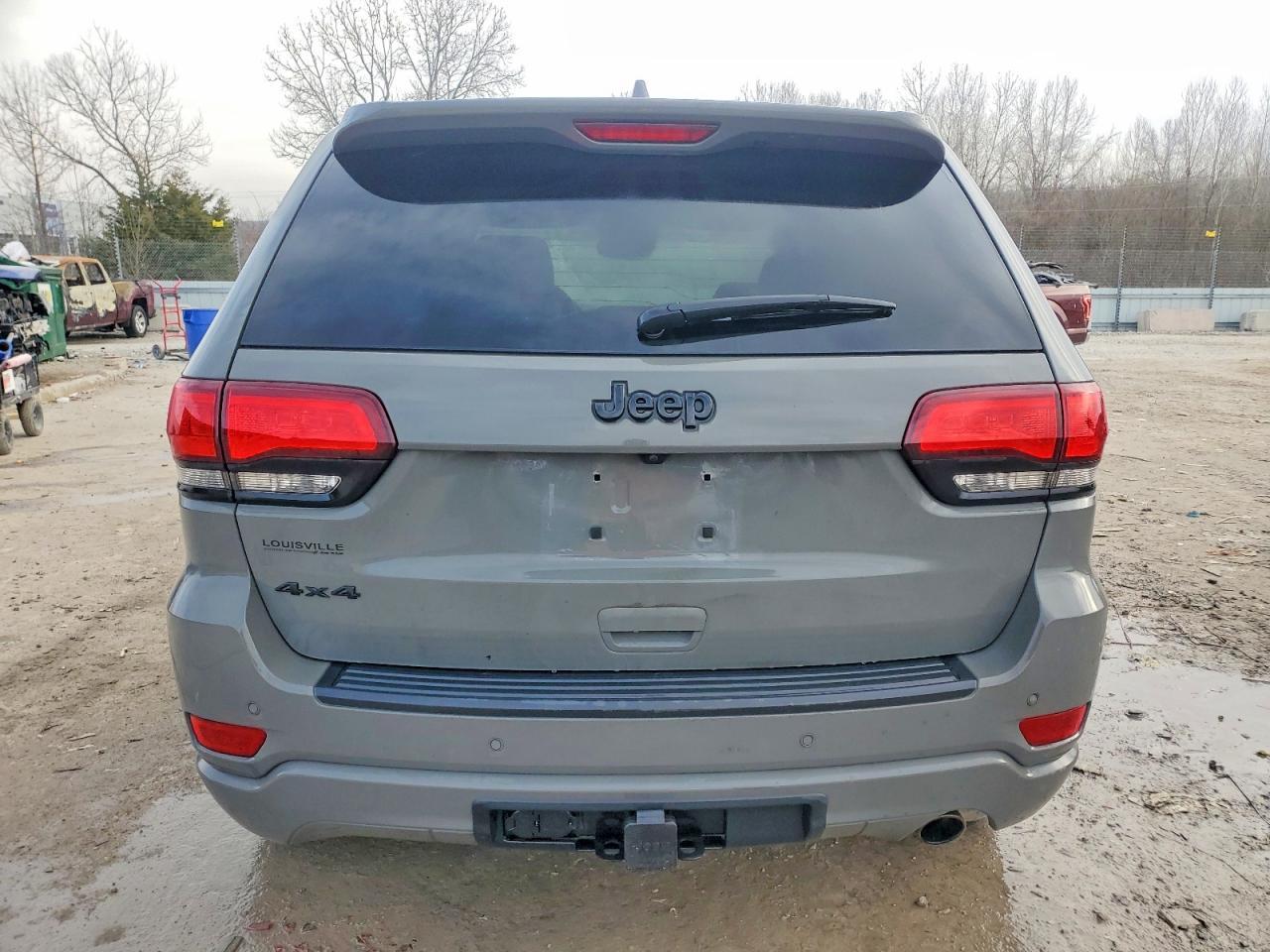 2020 Jeep Grand Cherokee Laredo - Image 6