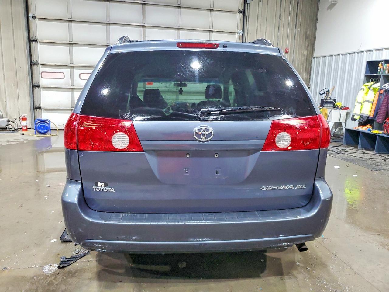 2006 Toyota Sienna Xle 7 Passenger - Image 6