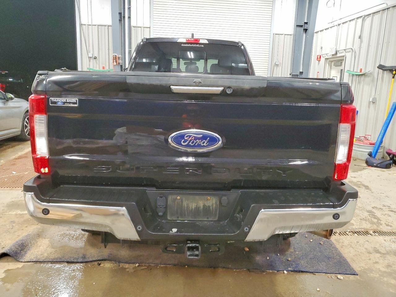 2019 Ford F250 Super Duty - Image 6