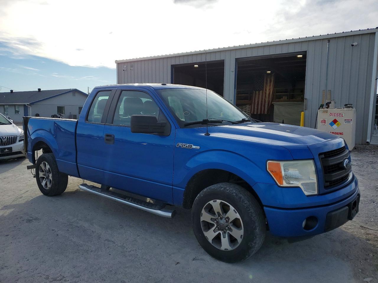 2013 Ford F150 Super Cab - Image 4