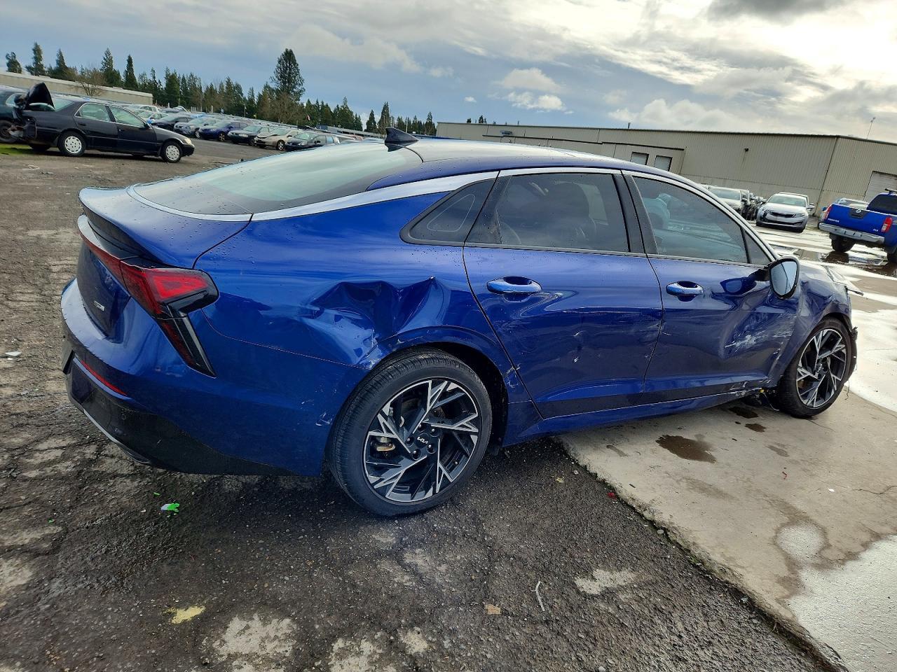 2025 Kia K5 Gt Line - Image 3