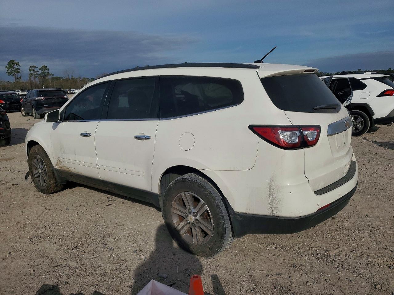 2015 Chevrolet Traverse Lt - Фото 2