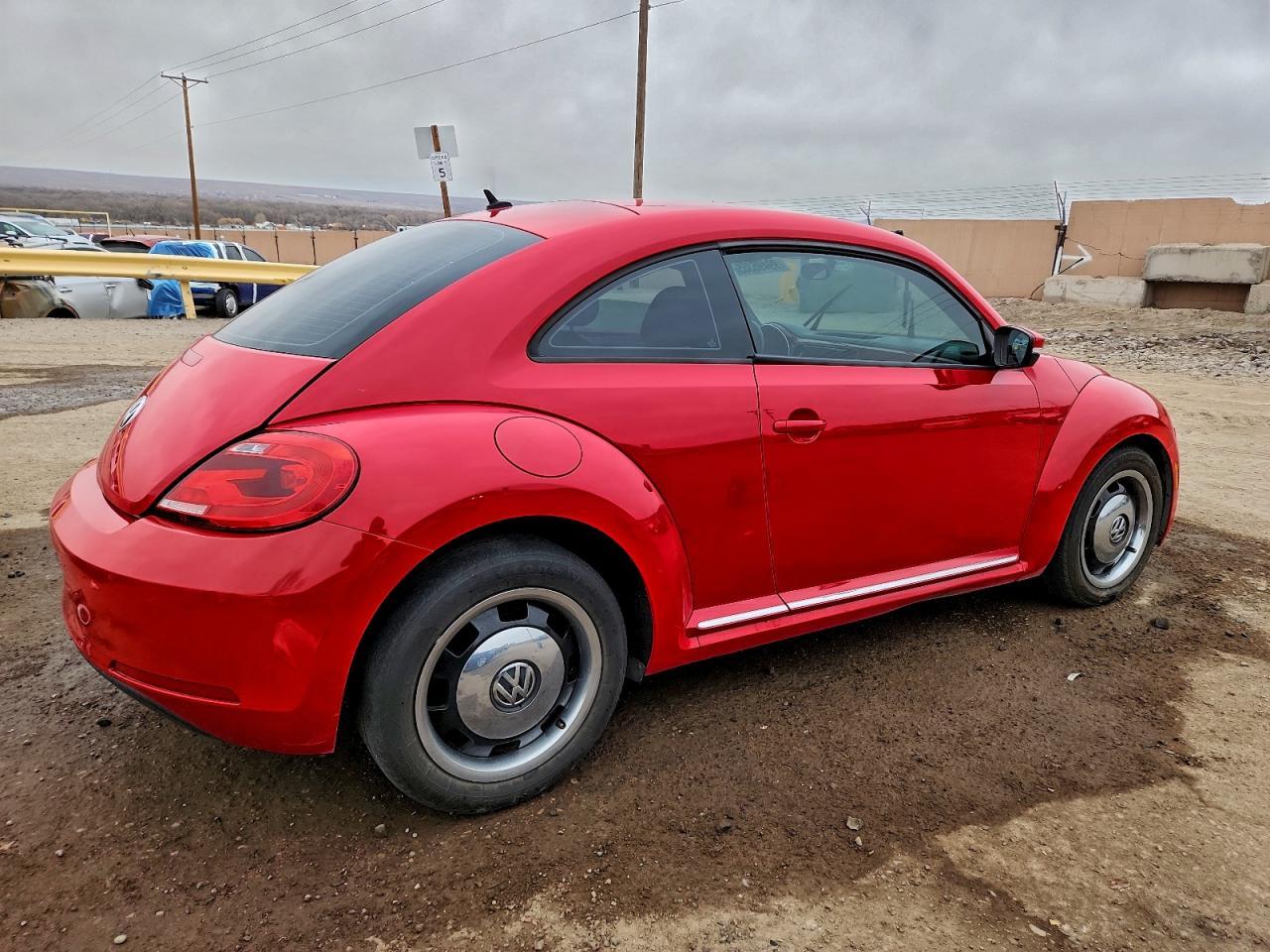 2013 Volkswagen Beetle - Фото 3