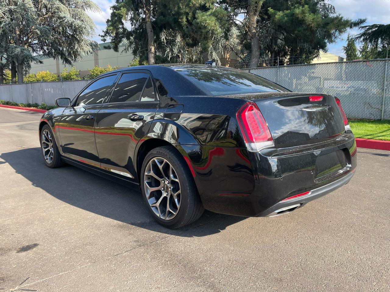 2018 Chrysler 300 S - Image 3