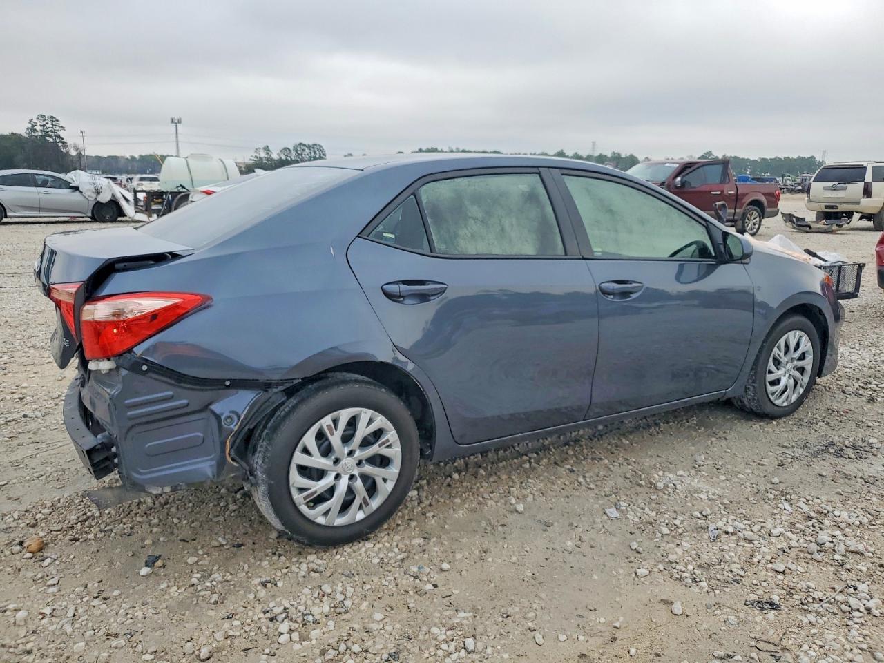 2017 Toyota Corolla L - Фото 3