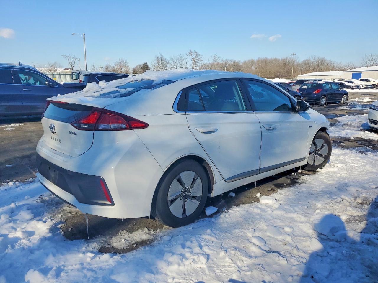2020 Hyundai Ioniq Se - Фото 3