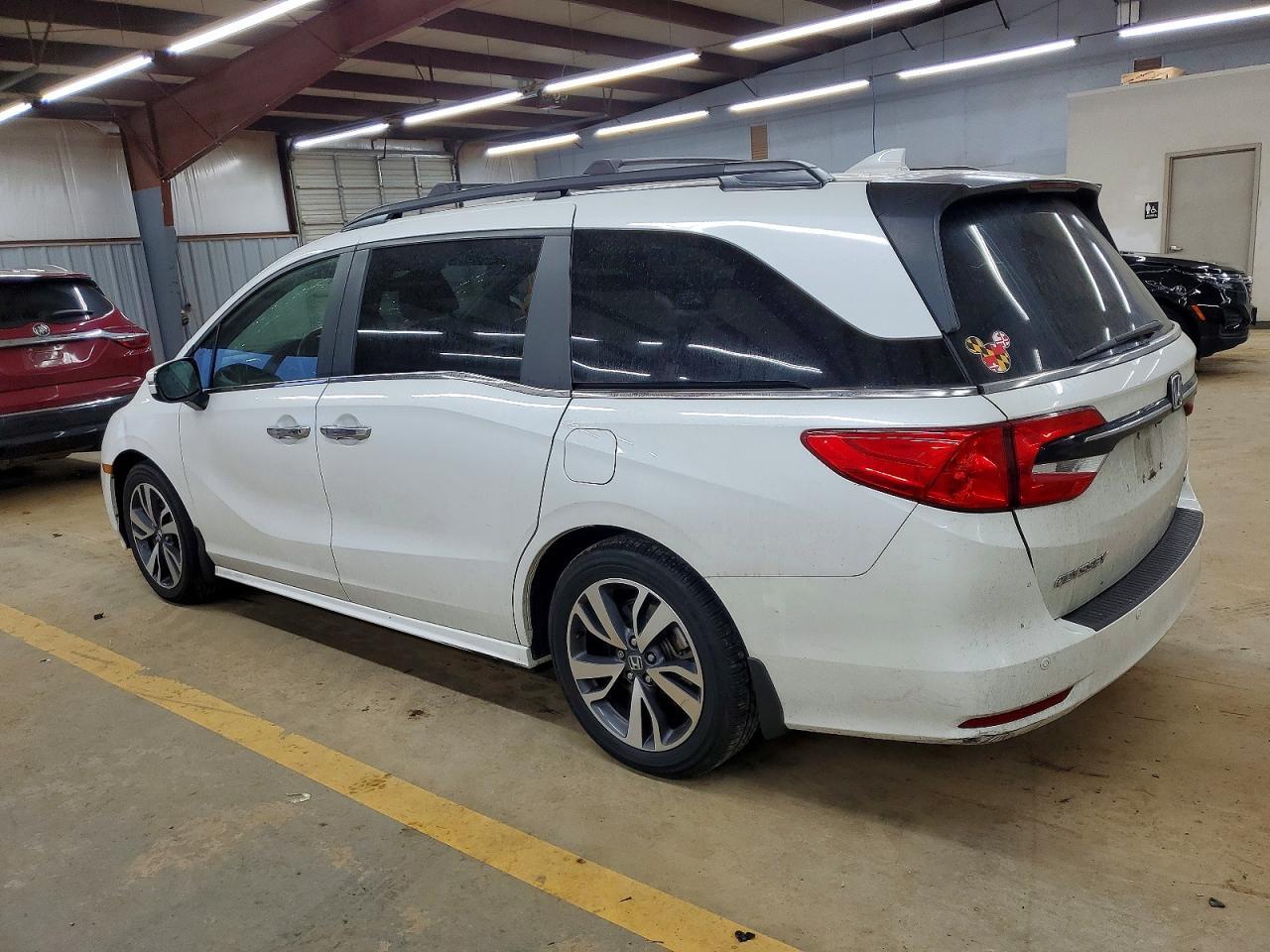 2022 Honda Odyssey Touring - Фото 2