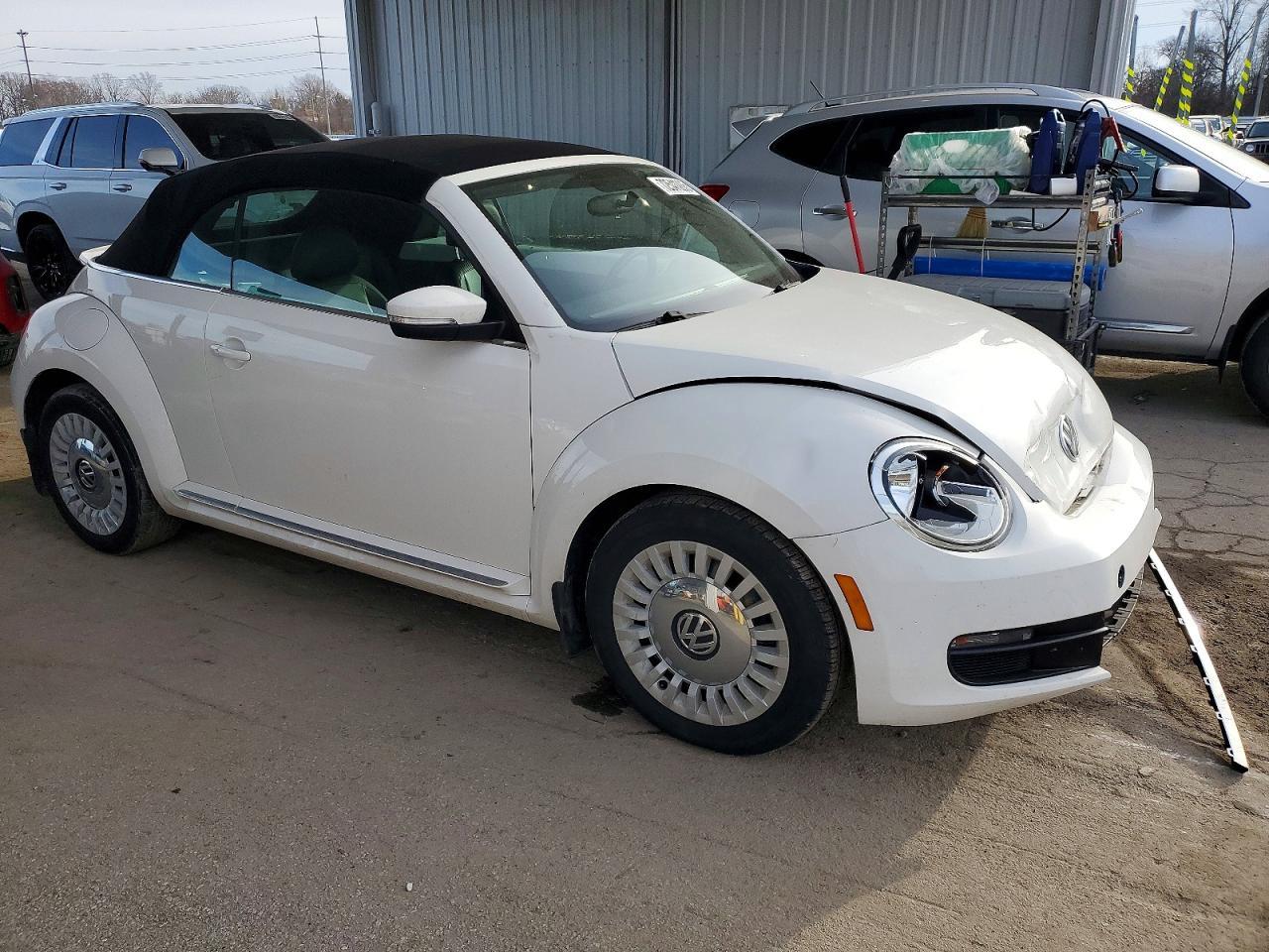 2013 Volkswagen Beetle - Фото 4