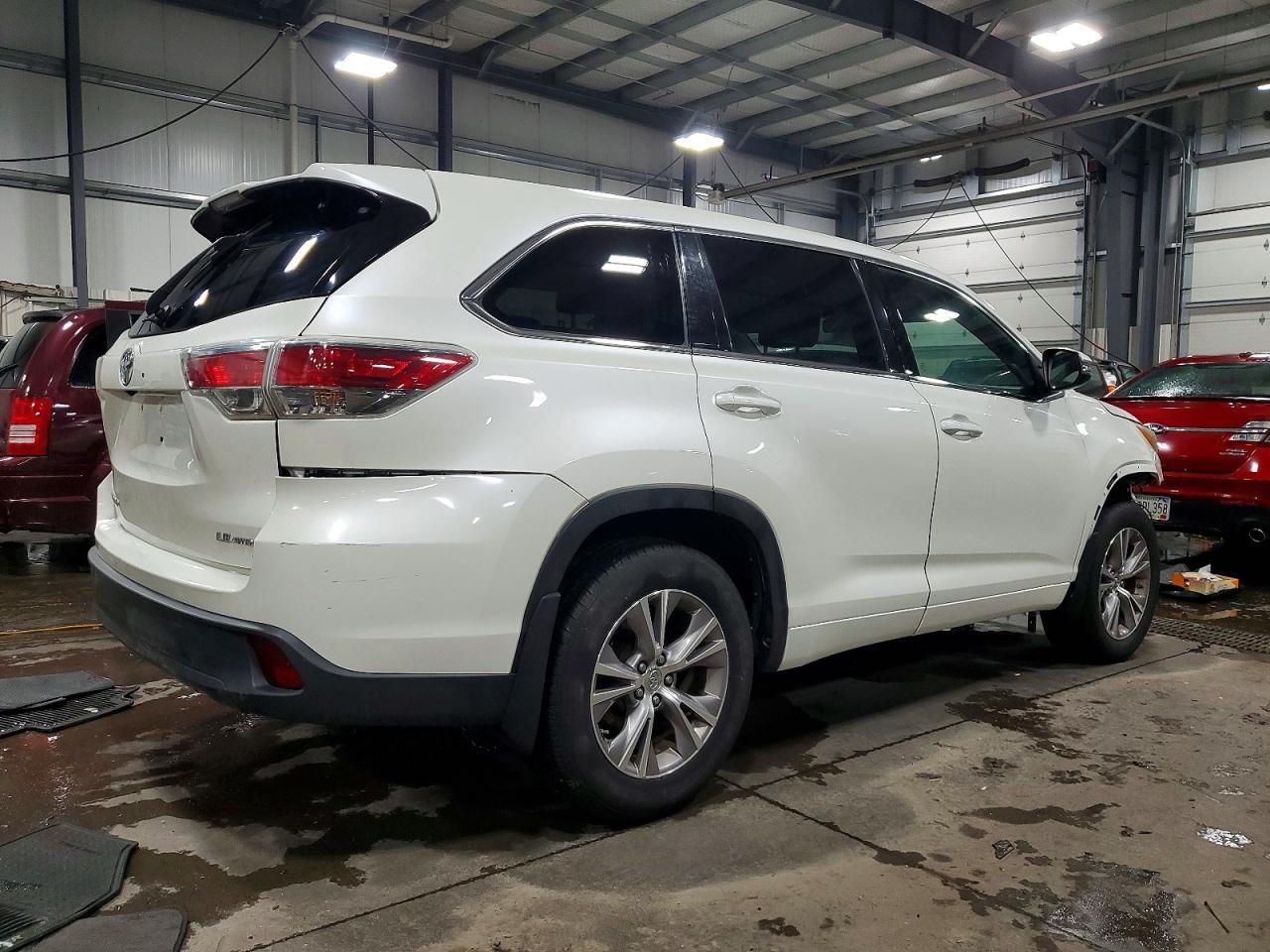 2014 Toyota Highlander Le - Фото 3