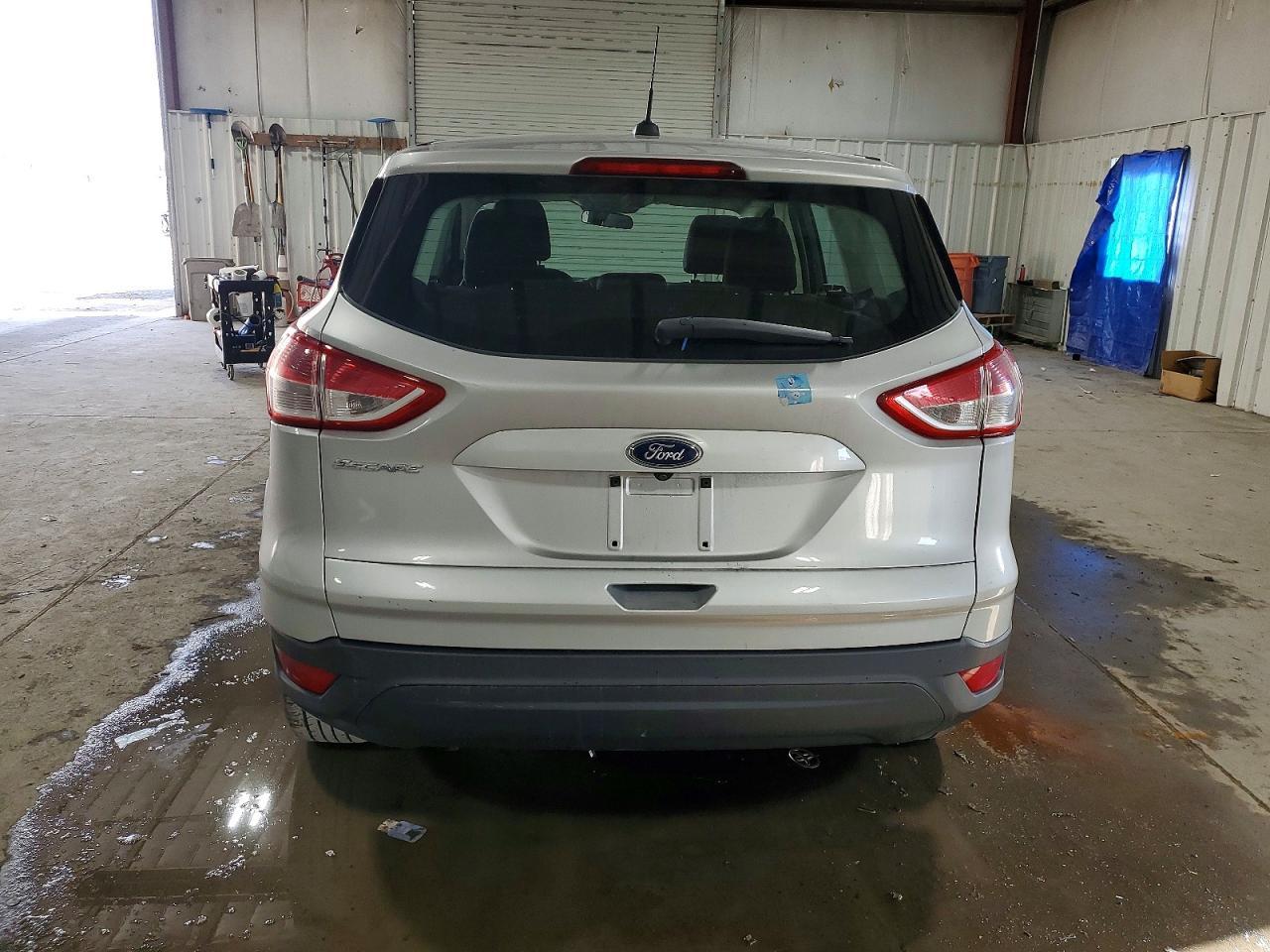 2015 Ford Escape S - Фото 6
