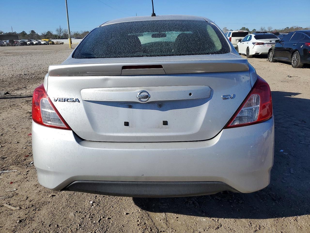 2018 Niss Versa S - Image 6