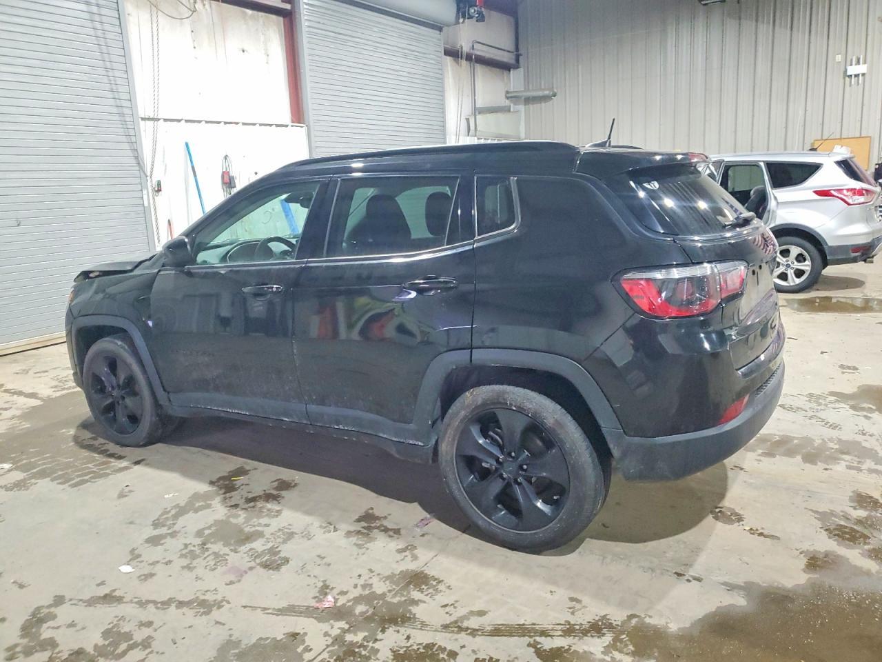 2021 Jeep Compass Latitude - Фото 2