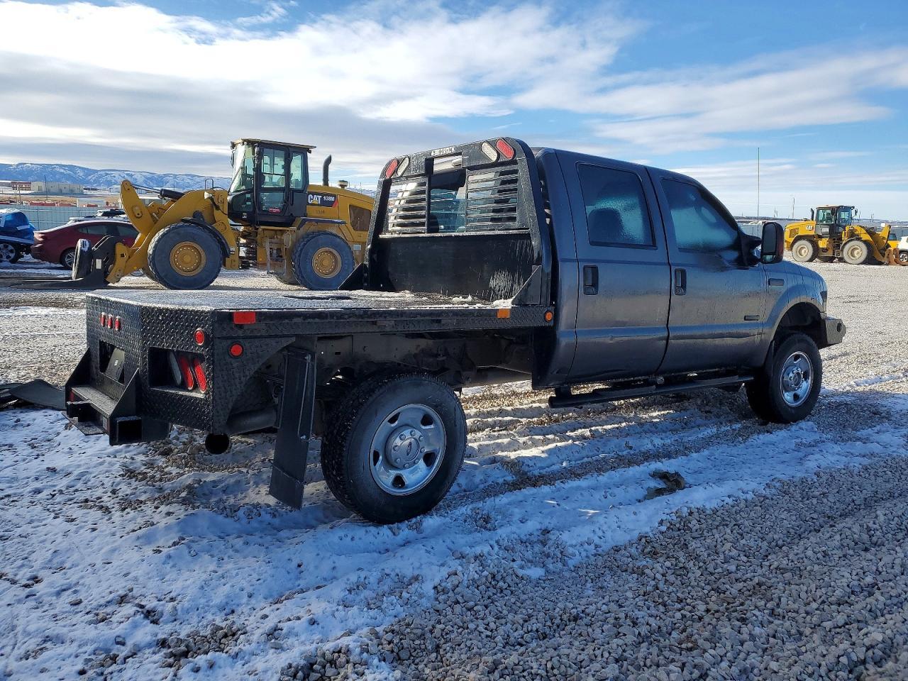 2006 Ford F250 Super Duty Flatbed Truck - Image 3