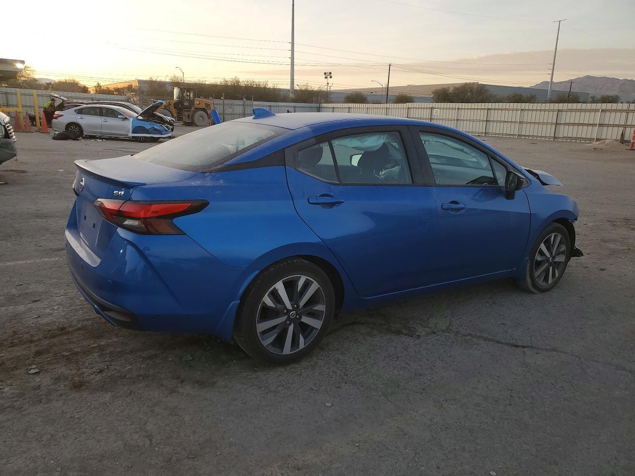 2021 Nissan Versa Sr - Image 3