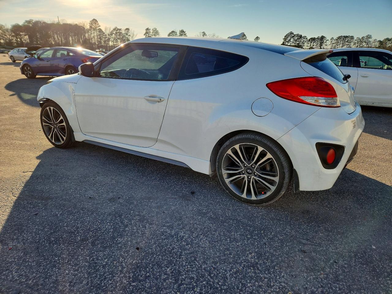 2016 Hyundai Veloster Turbo - Image 2