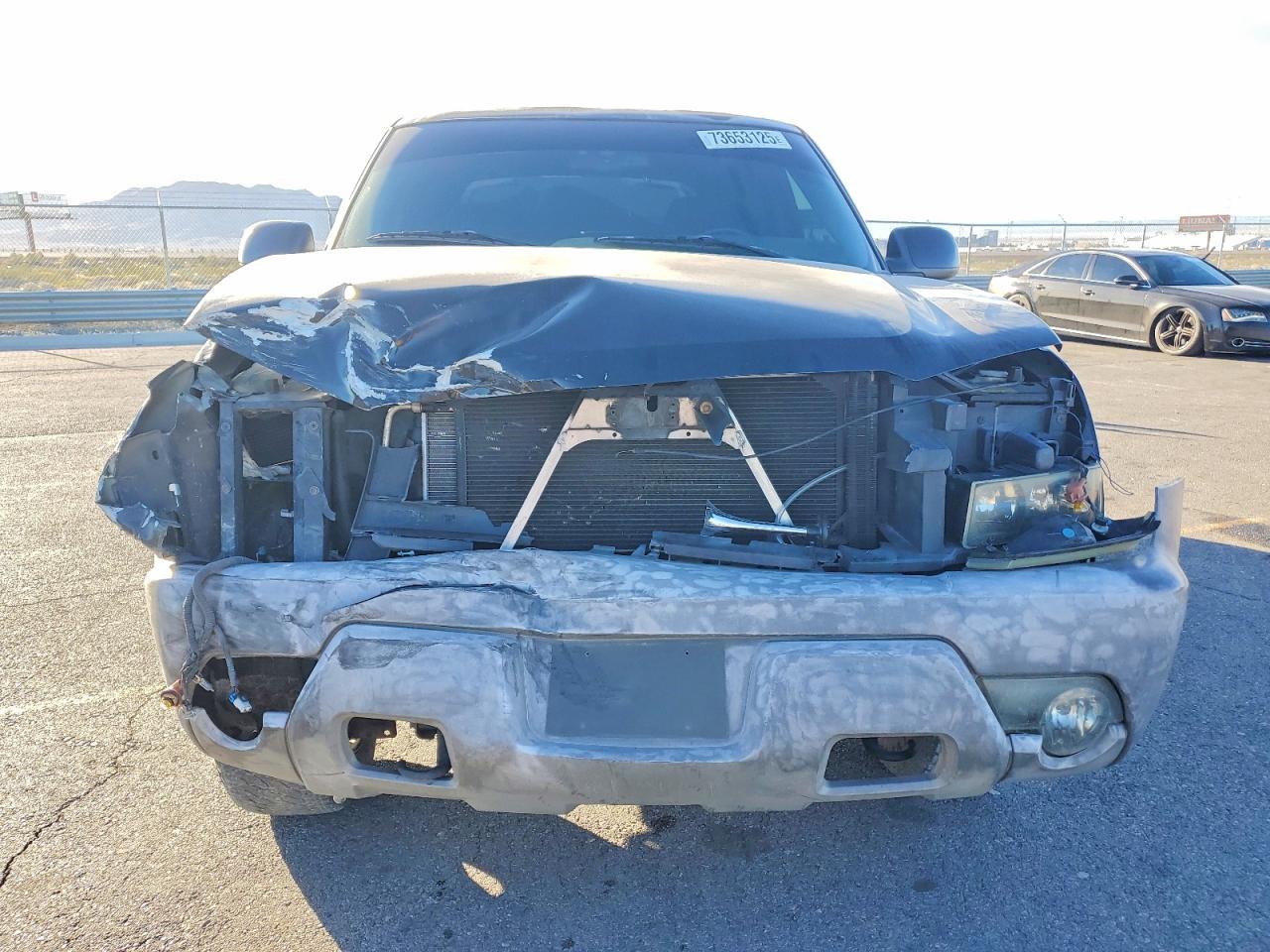 2002 Chevrolet Avalanche K1500 - Image 5