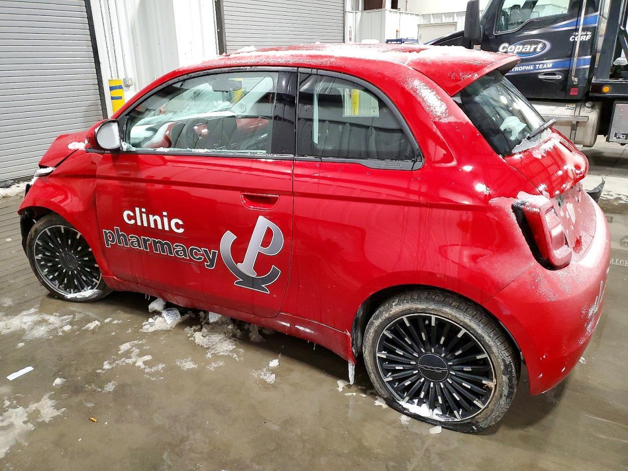 2024 Fiat 500 E Red - Фото 2